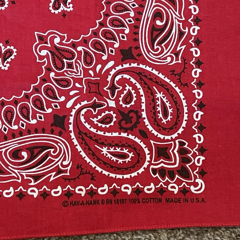 Vintage Cherry Red Paisley Bandana Star Rave Flower Cotton RN15187 Hav Hank USA‎